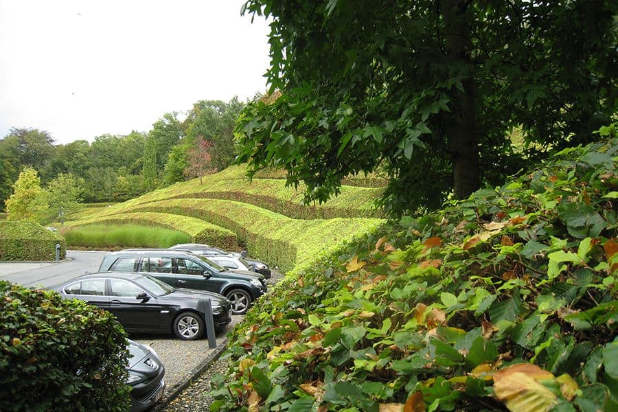 L’Hoist pathway and hedges