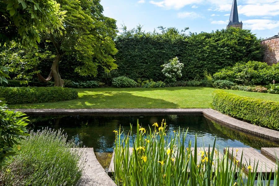 De Keulenaer garden path