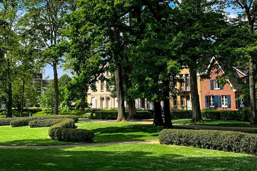 Parc Romantique garden detail