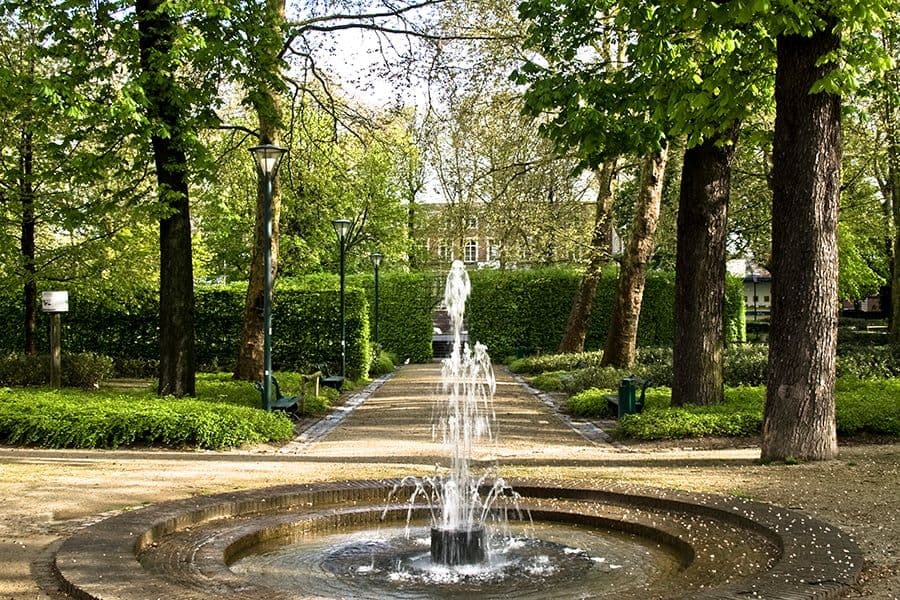 Het Plein park green lawn