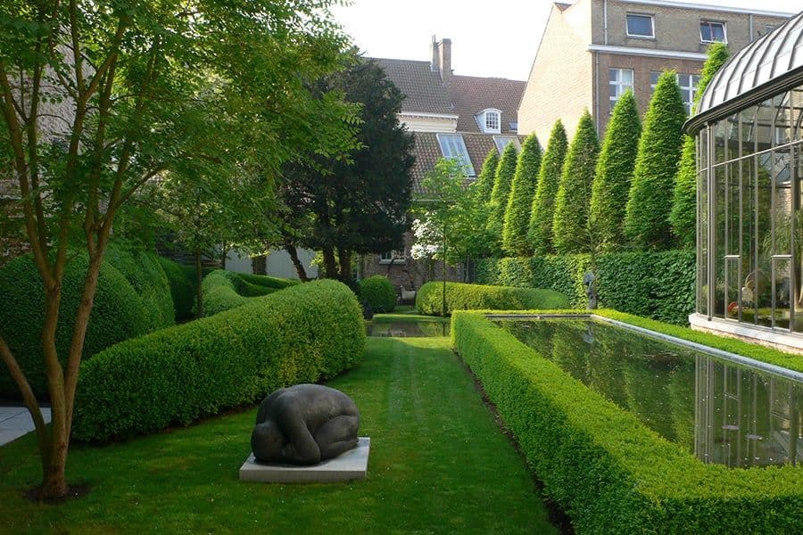 Van Damme garden overview